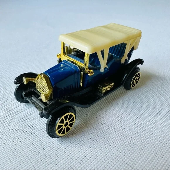 💚 READERS DIGEST VINTAGE COLLECTIBLE MINIATURE 1:64 CLASSIC CAR NO. 301 💥 - Picture 3 of 6